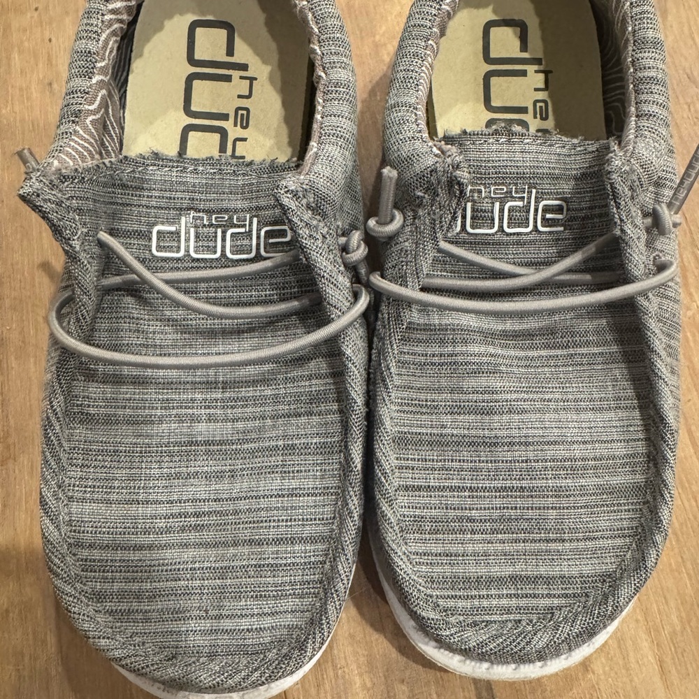Hey Dude Men's Textured Gray Loafers